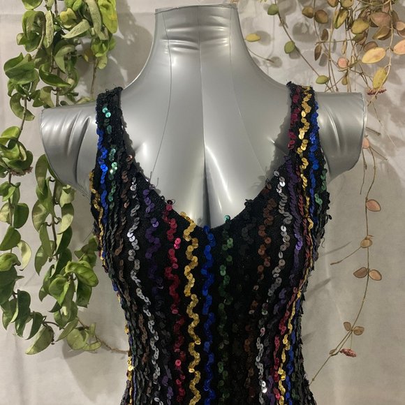 🌀 Sweetheart Neckline Bodycon Dress - Picture 2 of 12